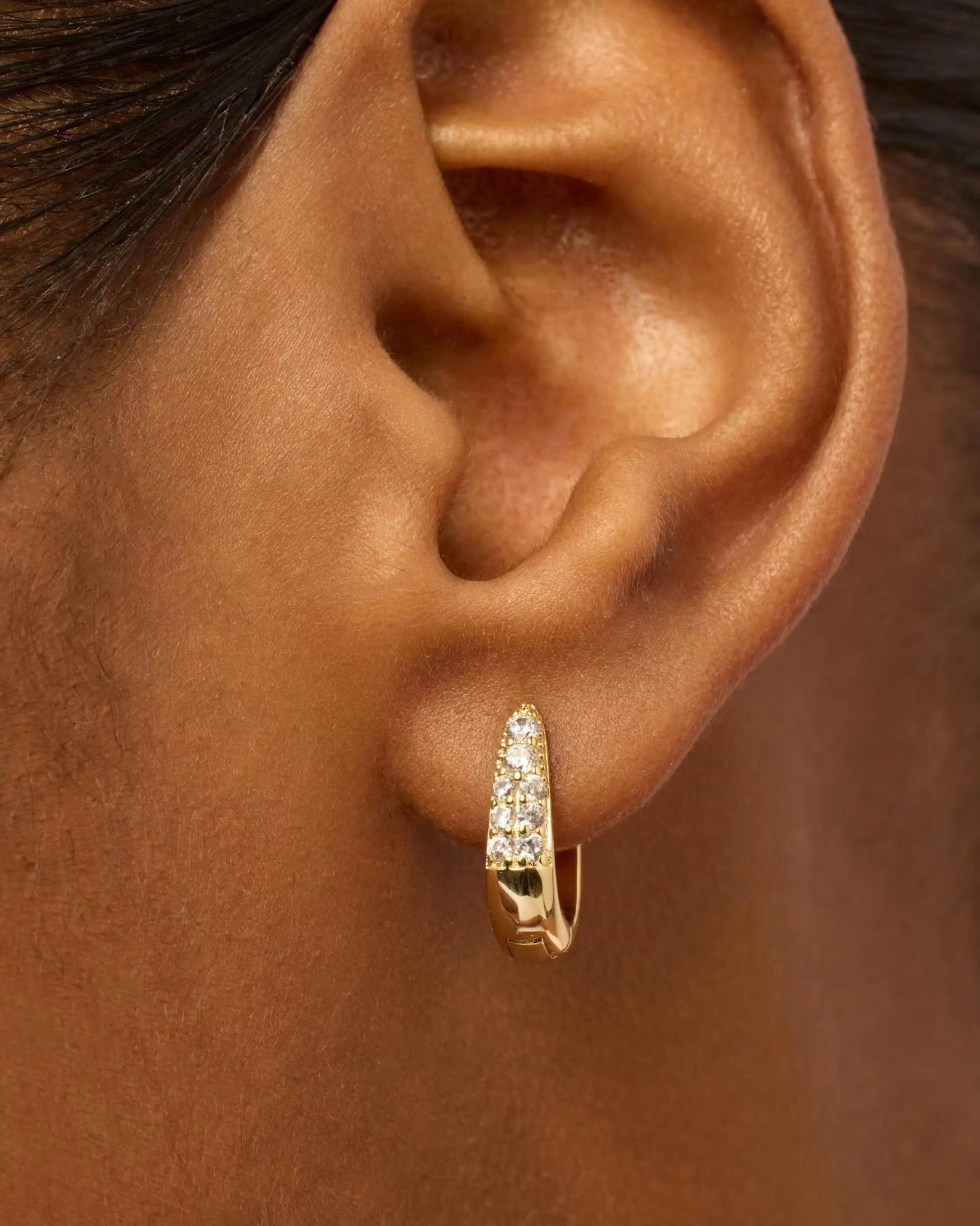 Aureline™ Zircon Huggie Hoops - AMORÉLUX