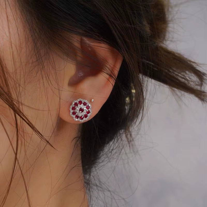 Dazzling Exquisite Vintage Ruby Flower Earrings for Women 925 Silver Red Showy Snowflake Earings Stud Suitable for Daily Jewelry