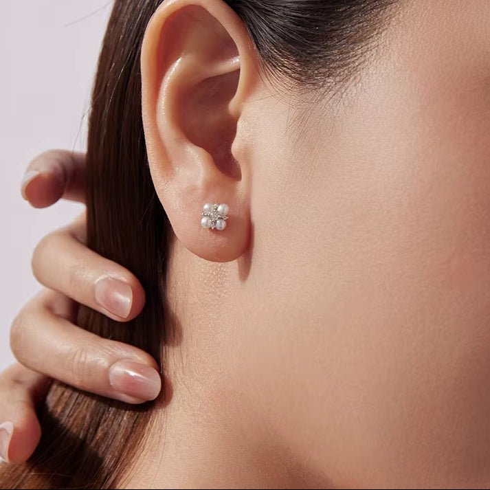 Fortuna Bloom™ Clover Pearl Moissanite Stud Earrings - AMORÉLUX