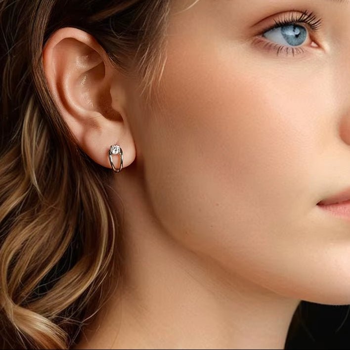 Lunéa™ Solitaire Moissanite Huggie Earrings - AMORÉLUX