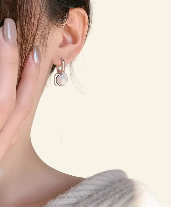 Lunéa Pearl Huggie Drop Earrings™