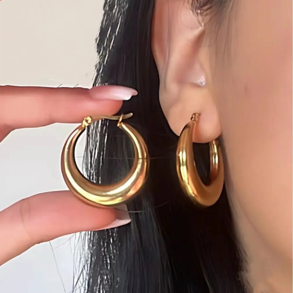 SculptAura™ Bold Gold Statement Hoop Earrings - AMORÉLUX