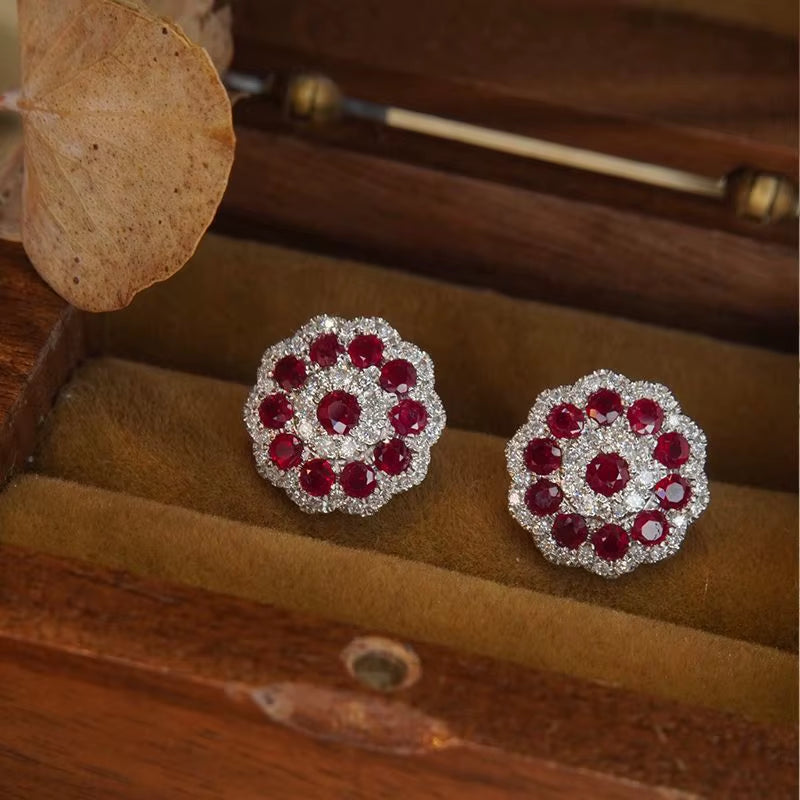 Dazzling Exquisite Vintage Ruby Flower Earrings for Women 925 Silver Red Showy Snowflake Earings Stud Suitable for Daily Jewelry
