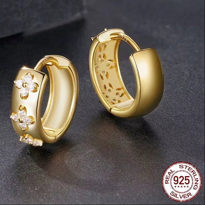 Four-Leaf Clover Moissanite Huggies Earrings 925 Sterling Silver Flower Hypoallergenic Jewelry for Women Lucky Gift