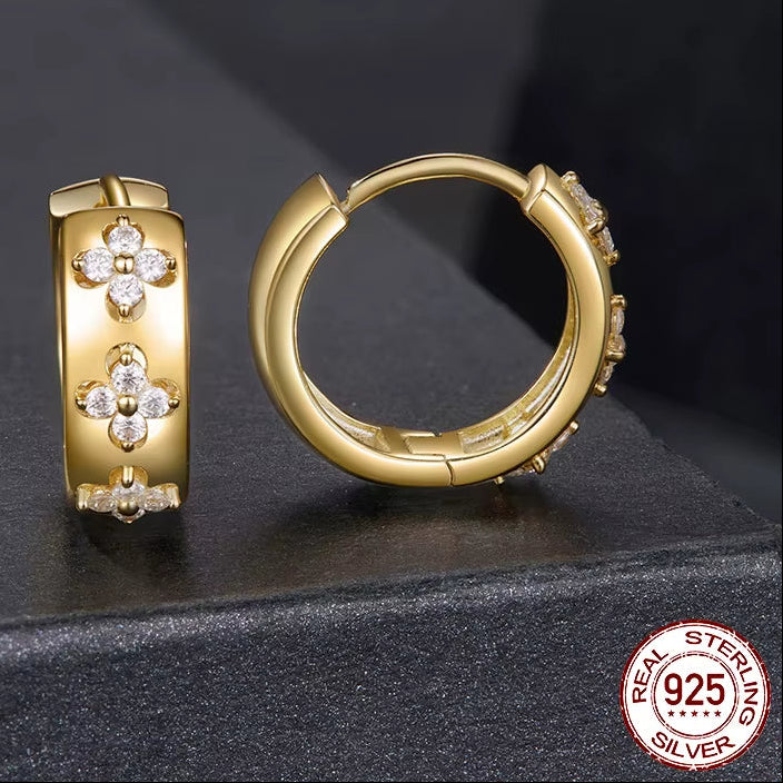 Four-Leaf Clover Moissanite Huggies Earrings 925 Sterling Silver Flower Hypoallergenic Jewelry for Women Lucky Gift